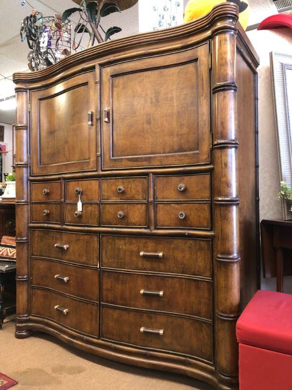 Flippin' Awesome Estate Sale Outlet Open This Weekend!