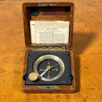 A STOPPANI & CO VINTAGE COMPASS  |
In a fitted wood box - l. 4 x w. 4 x h. 2 in.