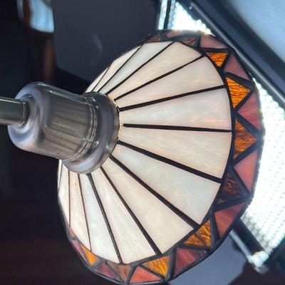 STAINED GLASS PENDANT LIGHT  |
Quoizel Collection; 30 in total drop - h. 4 x dia. 6.5 in.