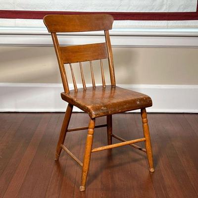COUNTRY SIDE CHAIR  |
Country style wooden side / accent chair; l. 18 x w. 14.5. x h. 31 in.