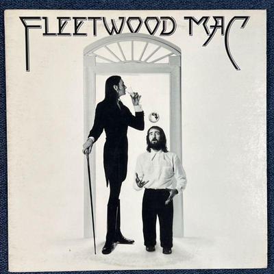 (5pc) FLEETWOOD MAC ALBUMS  |
Vinyl record albums by Fleetwood Mac, including their self-titled album Fleetwood Mac (MS 2225); Tusk;...