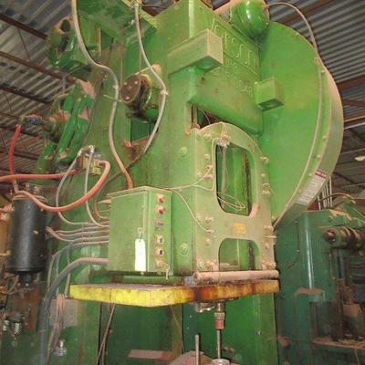 150 TON VERSON NO. 8 PUNCH PRESS WITH ACCESSORIES