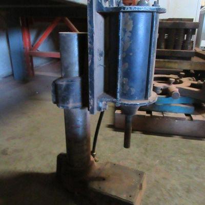 CUSTOM BUILT HEAVY DUTY PNEUMATIC PRESS
