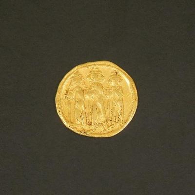 Lot 67: Heraclius (610 - 641 AD0, AV Solidus Gold Coin.
