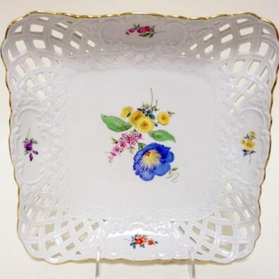 1123	MEISSEN SQUARE DISH W/RETICULATED EDGE, APPROXIMATELY 9 1/4 IN X 9 1/2 IN
