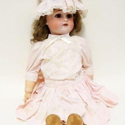 1004	ANTIQUE GERMAN BISQUE HEAD DOLL, SIMON & HALBIG, K&R, APPROXIMATELY 23 IN HIGH
