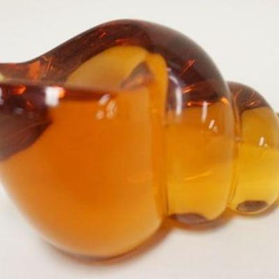 1170	SIGNED ST LOUIS AMBER GLASS PAPERWEIGHT IN THE FORM OF A SHELL, APPROXIMATELY 6 IN X 7 IN HIGH
