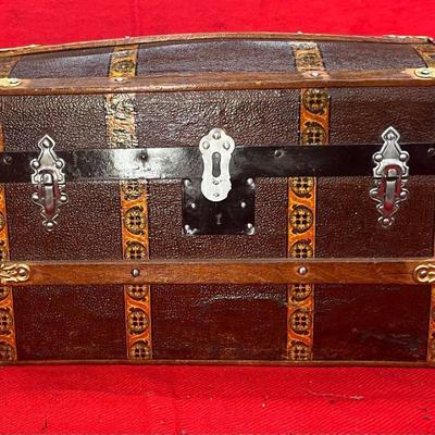 Childâ€™s Camel Back
One of our nicest Childrenâ€™s trunks. Much like our larger Martin Maierâ€¦all original. The very first question you...