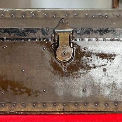 1913 " Estate Of James S. Topham" Steamer Trunk
This could very well be a true steamer trunk because true steamers had to fit...