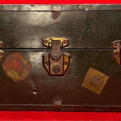 "Presentation" Doll Box
This would be considered a Presentation Box for dolls. Not considered an antique.

16H x 9D x 9W...