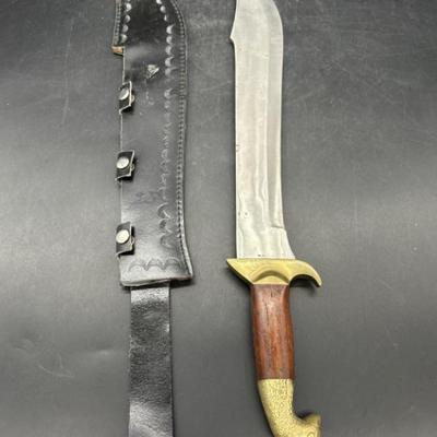 Stainless Steel Knife w Ornamental Handle & Sheath