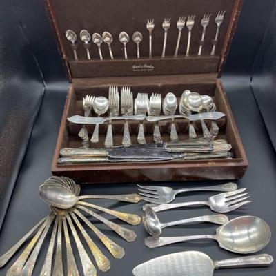 (127) Vtg. Rogers Brothers Silver Plate Flatware