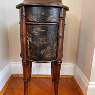Ethan Allen Chinoiserie Round Accent Table