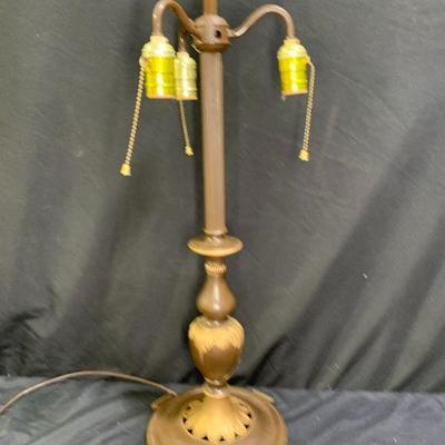 Vintage 3-Light Floral Base Table Lamp
