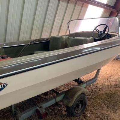1982 Glastron V 142 Skiflite boat w/ 50 hp. Mercury outboard. Stored indoors, out of the sun since 1984.