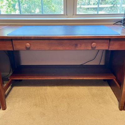 Lot 095-O: Ethan Allen 3-piece Modular Desk Units

