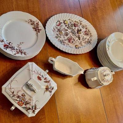 Lot 084-K: Vintage Ridgways Royal Semi-Porcelain â€œBuckinghamâ€ Gold-Rimmed China