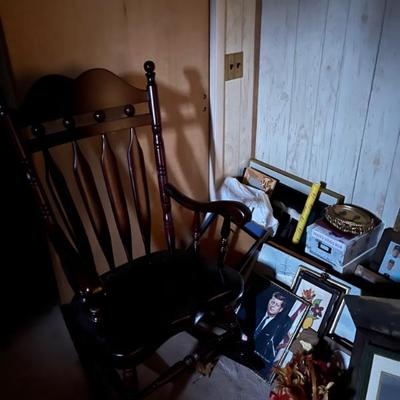 Rocking chair 