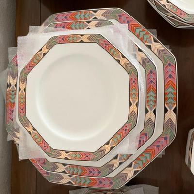 Villeroy and Boch Cheyenneâ€”4 place settings