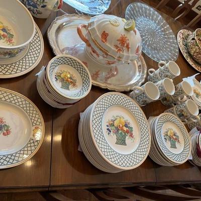 set of Villeroy and Boch Basket--12 place settings