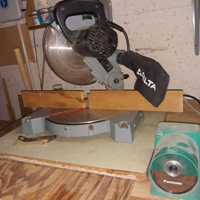 Delta compound miter saw