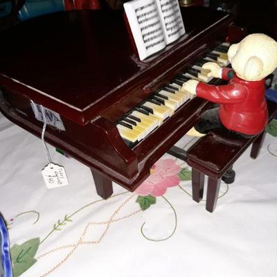 Mr. Christmas "Teddy Takes Requests"