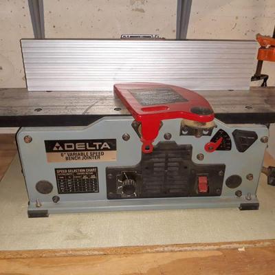Delta variable speed 
bench jointer