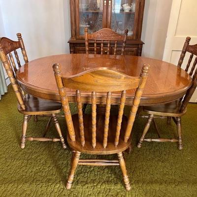 Oak table & 4 chairs $150
