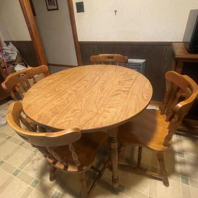 Small dining table w/4 chairs