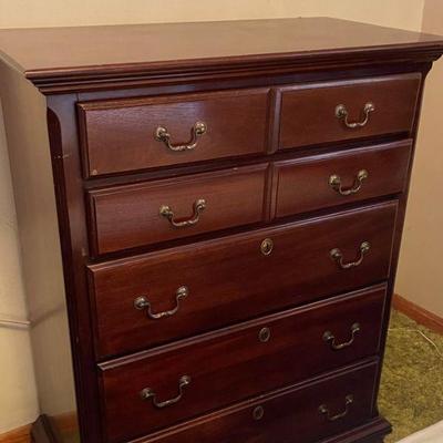 Chest of drawers w/5 drawers