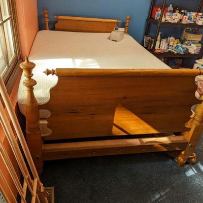 This is an almost brand new Double sleep number bed