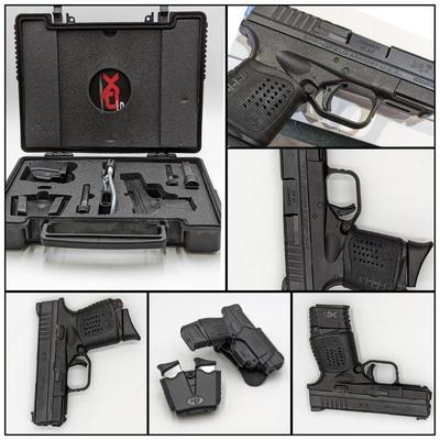Springfield Armory XDS 45 ACP subcompact w/ holster, case, mag case, 4 mags