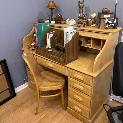 Desk and chair 