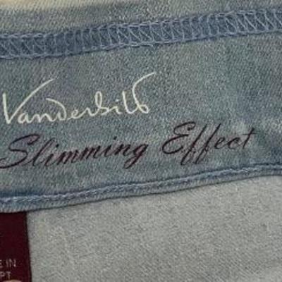 Gloria Vanderbilt. All Around Slimmimg Effect