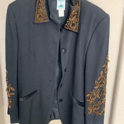 Hairston Roberson.  Ropa.  Size 10