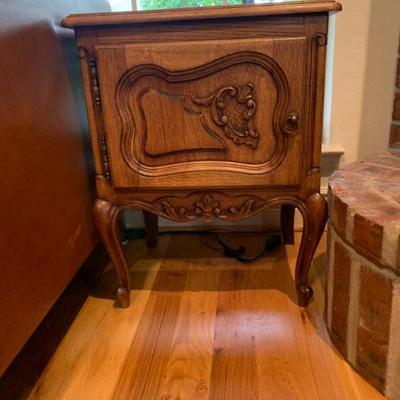 French Style End Table with Cabriole legs and Whorl Feet 
Style Furniture Factory De Lelie