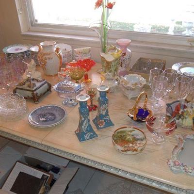 Art glass, porcelain & crystal