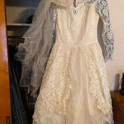 Vintage 1940's Wedding Dress/Veil