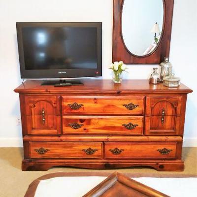 Vintage Triple dresser matches nightstand and chest of drawers