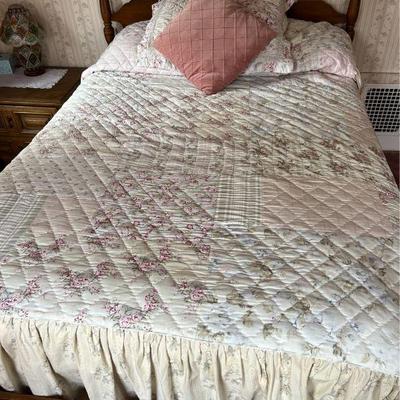 shabby chic coverlet & throw pillow set, full size 