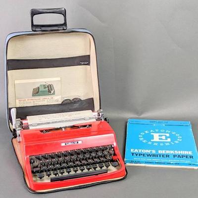 Vintage Cursive Typewriter - Olivetti Underwood Lettera 32

