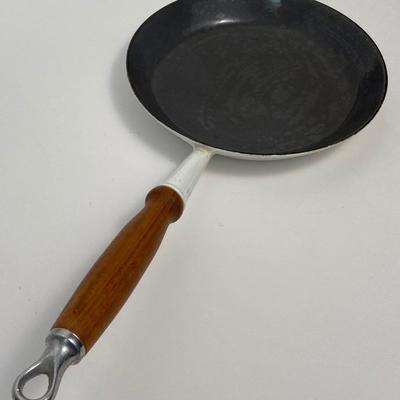 Le Creuset Enameled Cast-Iron (#26) 10-1/2-Inch Skillet with Iron & Cherry Handle
