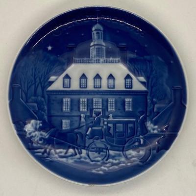 Vintage Bing and Grondahl "Christmas Eve" 1986 Small Plate - Hand Painted and Made in Denmark
