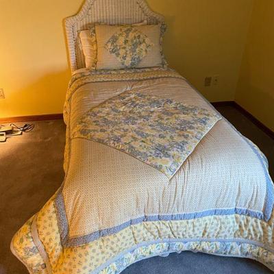 wicker twin bed