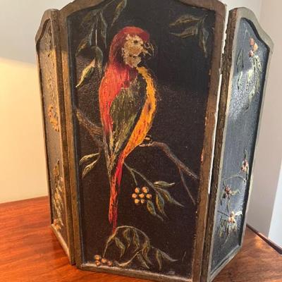 Small , table top trifold screen