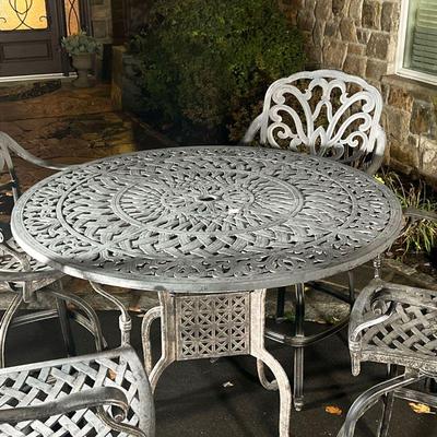 (5pc) CAST ALUMINUM PATIO FURNITURE  |
Outdoor cafe dining set, bar height, including a tall round table (diameter, 48 in. x height 40...