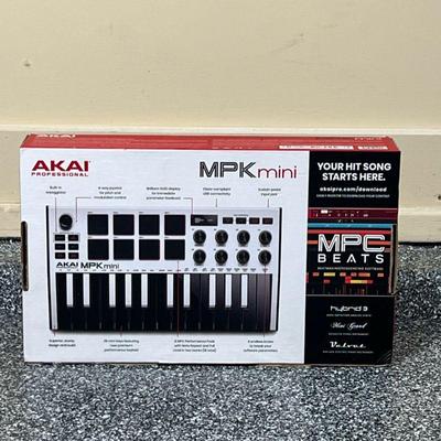AKAI MPK MINI MIDI CONTROLLER  |
AKAI Professional, factory sealed in original box