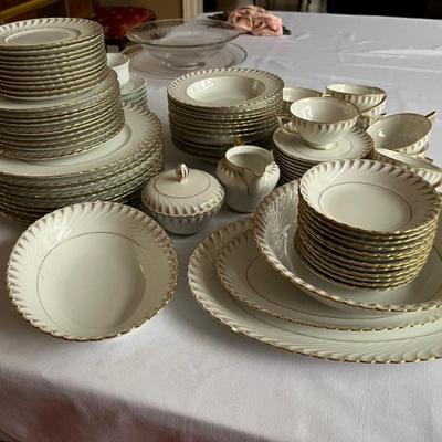 Set of gold rimmed porcelain dishes from Bavaria, 12 place settings