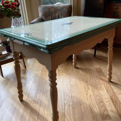 adorable 1920s kitchen table with a painted wooden base and Art Deco enameled metal top with 2 leaf extensions in turquoise and white