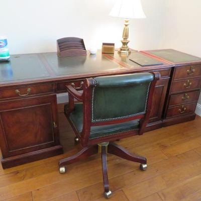 Desk/File Cabinet/Chair